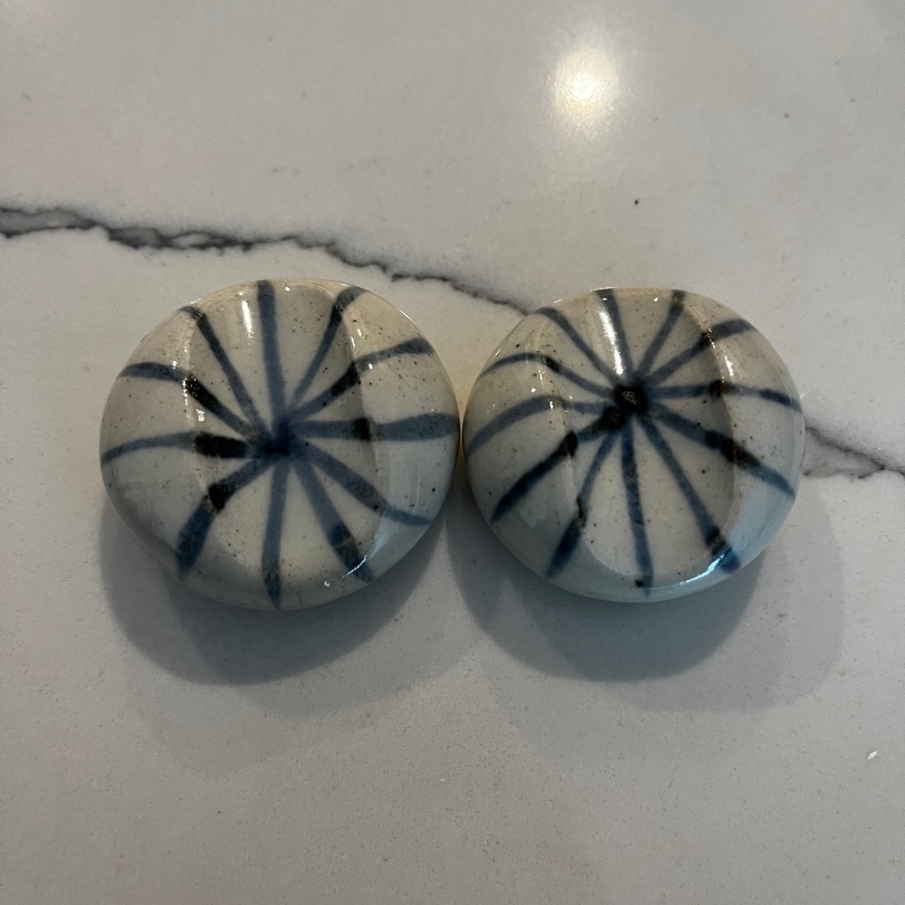 Blue chopstick rests